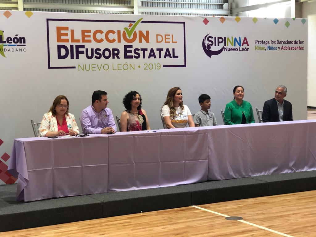 La presidenta de la #CEDHNL <a href="/sofiavel/">Sofia Velasco Becerra</a> participa en la Elección del DIFusor Estatal 2019 que lleva a cabo el <a href="/DIFNuevoleon/">DIFNuevoLeónOficial</a> a través del SIPINNA Estatal. #niñez #DerechosHumanos #promoverderechos
