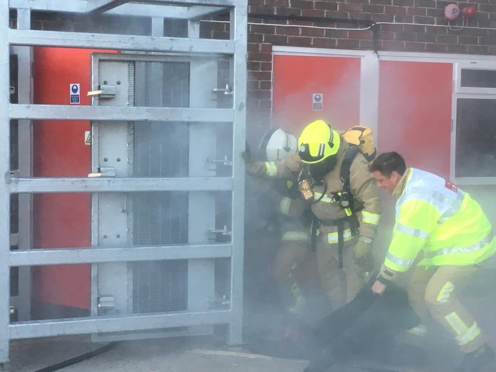 EastWitt_stn40's tweet photo. BEEP BEEP BEEP — Yesterday the crew were alerted to standby whilst crews worked hard to deal with this fire in the open... it was then back to stn and home for quick bite before our drill night.. BA exercise in Chichester #alwayslearning #opsready #proudtobeoncall https://t.co/SYMioupIdA
