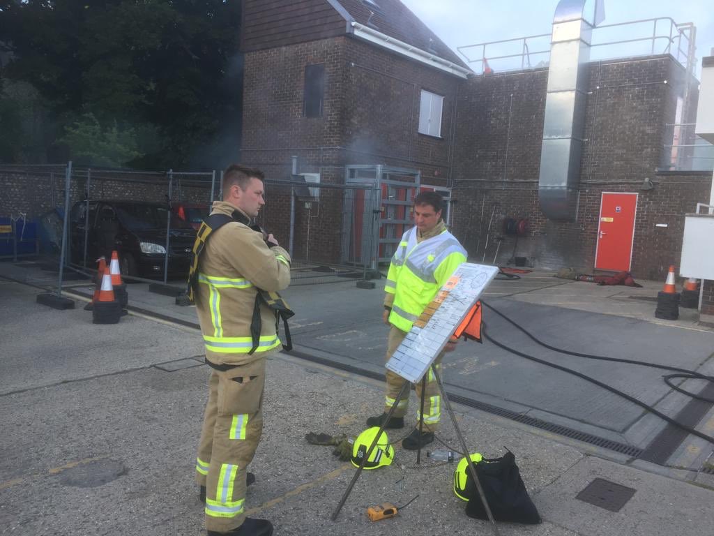 EastWitt_stn40's tweet photo. BEEP BEEP BEEP — Yesterday the crew were alerted to standby whilst crews worked hard to deal with this fire in the open... it was then back to stn and home for quick bite before our drill night.. BA exercise in Chichester #alwayslearning #opsready #proudtobeoncall https://t.co/SYMioupIdA