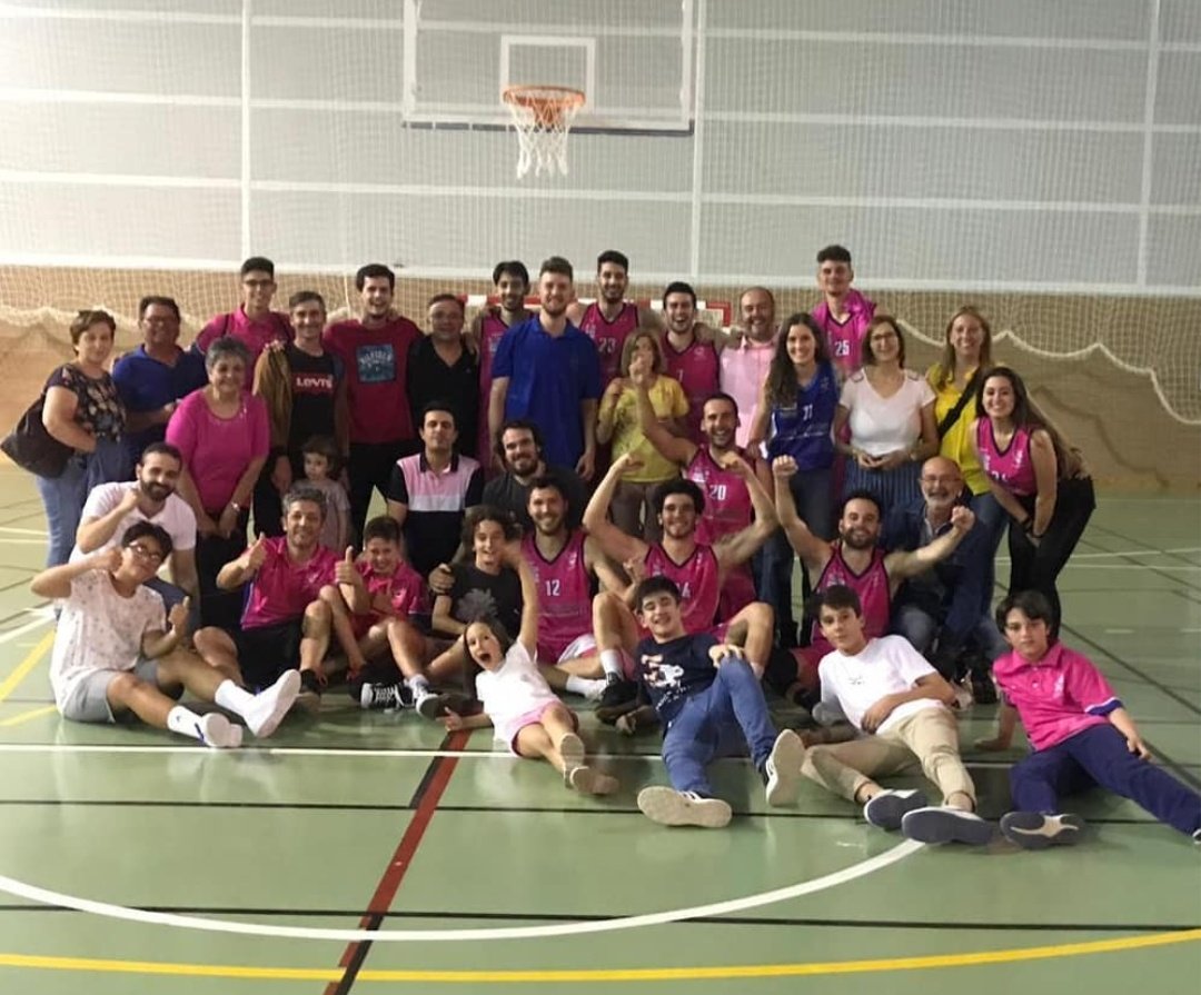 COPE_Lorca_'s tweet photo. Baloncesto.
@cb_aguilas logra el ascenso a Primera Nacional de la @FBRegionMurcia.
El equipo aguileño terminó la liga en sexta posición y jugará este fin de semana la final de 1ª Autonómica ante EBS Cartagena tras eliminar a Caravaca y Estudiantes Cartagena B. https://t.co/X5wvkaLaod