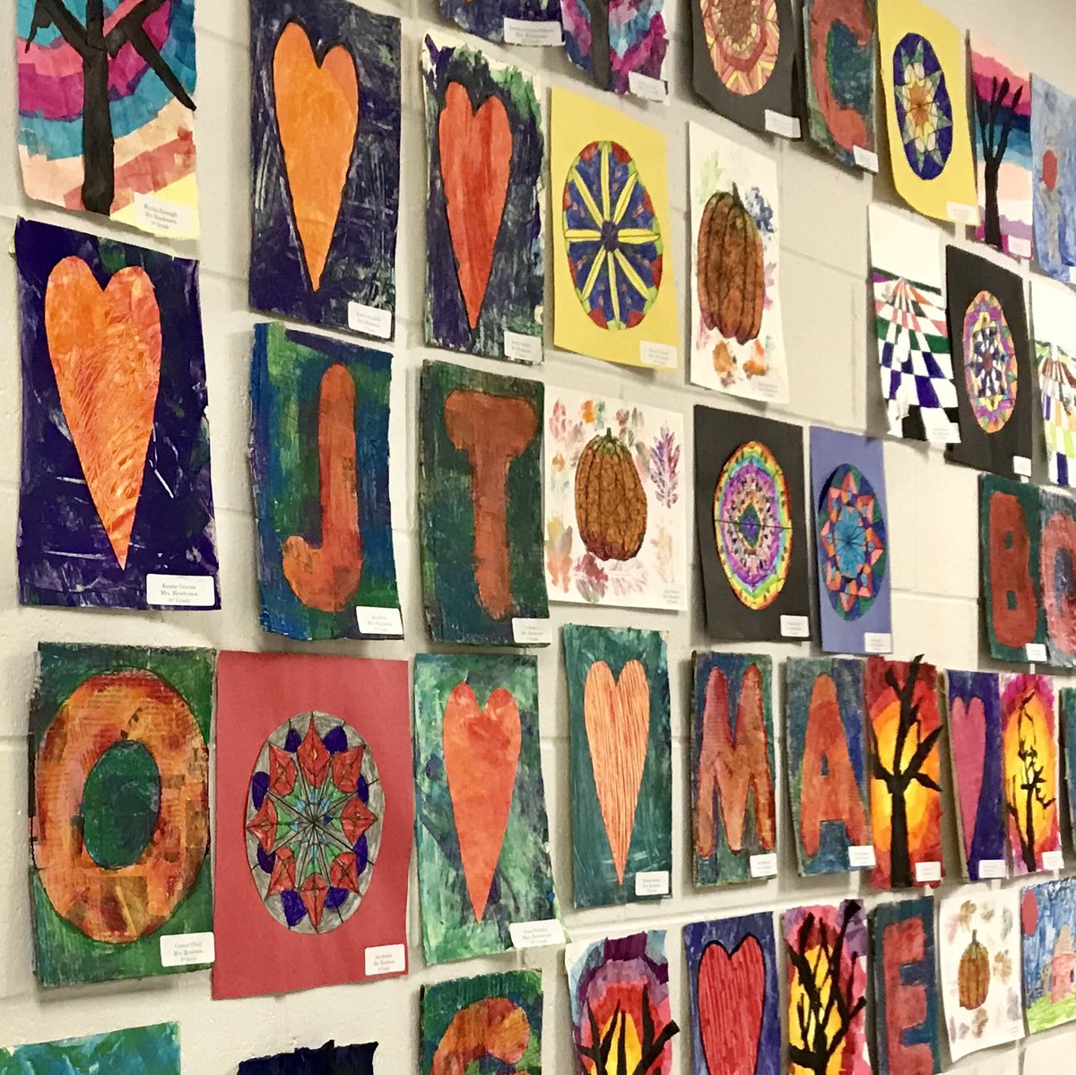 MonaLisaLvsHeah's tweet photo. Congratulations to @art_with_fowler and all of her super talented students on a vibrant art show at the #MemUpton Specialists Night for grades 2, 3, & 4! Brava! The halls are alive with color and eager viewers 🎨🖼 #mursd #MursdVisualArt
#WickedSmARTShows https://t.co/DSzQK4odWJ