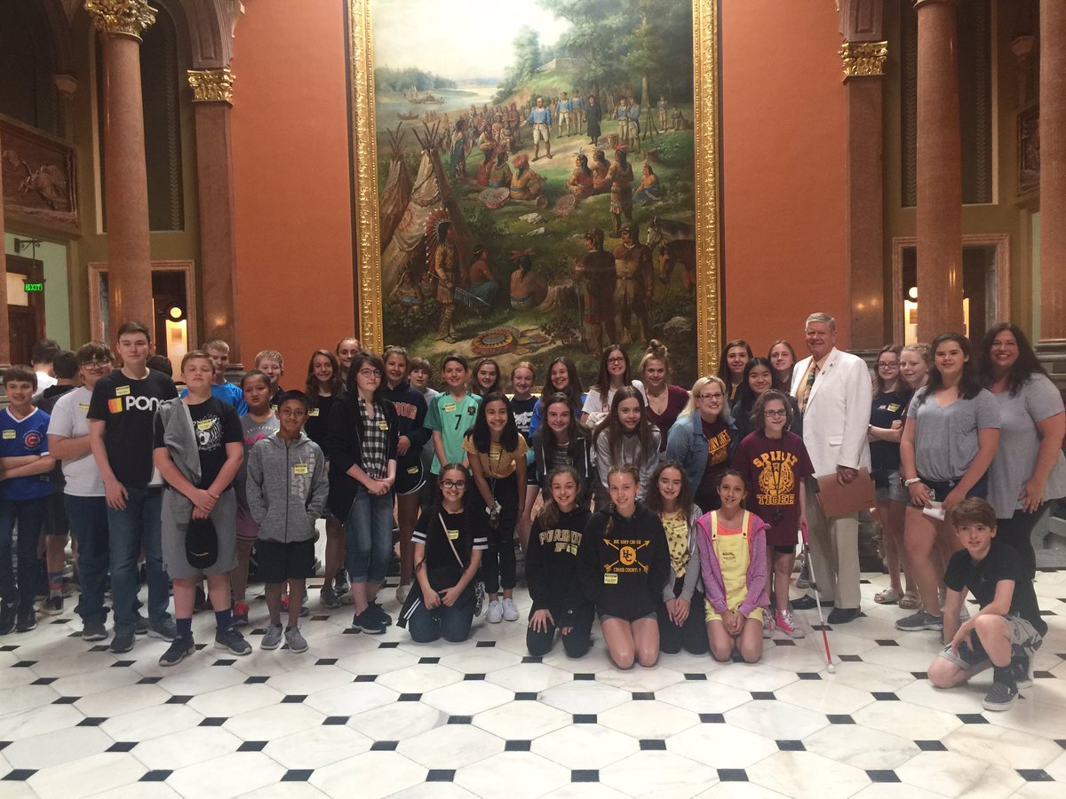 taraohea's tweet photo. Thank you @JimOberweis for the ice cream coupons, and also for welcoming us and taking a picture with us. We loved your ice cream tie! 🍦 @HCMSTigers157c #HCMSinSpringfield #hcms157c https://t.co/SRITPgSt5l