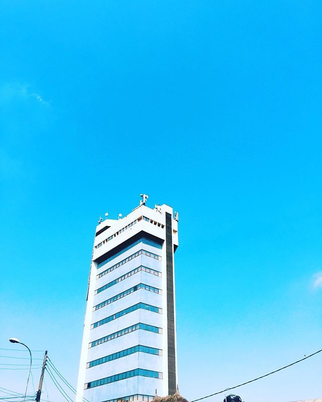 SenpaiFutures's tweet photo. In case you didn't notice the beautiful clear blue sky today. I did.. You are welcome β€οΈπ
#ShotoniPhone #ThinkSenpai #creatingthefuture #se #creative https://t.co/WkwQLV1CEf https://t.co/0D26nCyUgX