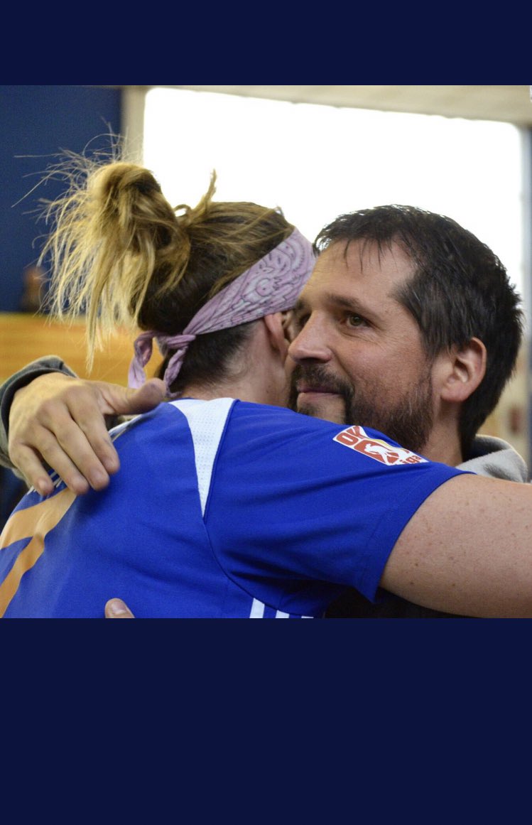 Quan l’orgull i el sentiment es donen una abraçada, surten infinitat de valors! No se com definir aquestes dues persones, gràcies per deixar-me aprendre al vostre costat! Irrepetibles, falta gent com vosaltres al nostre club! <a href="/Jefa_22/">Jefa</a> <a href="/annaromero7/">AnNa Romero Arola</a>