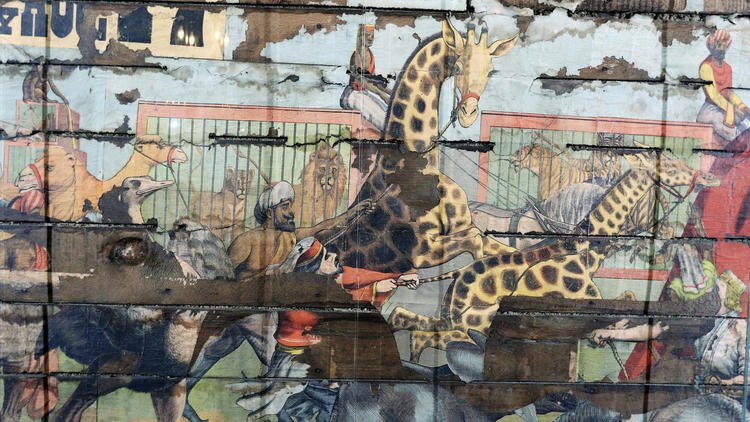 LimitedRuns's tweet image. Wisconsin bar owner uncovers huge 134-year-old circus poster hidden behind wall #vintage #posterart #posterart
chicagotribune.com/nation-world/c…