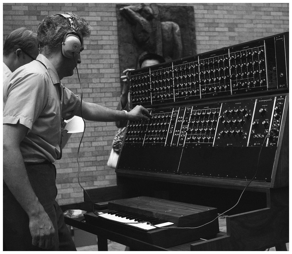 MoogDocumentary's tweet photo. 🔥 74 ! 🔥
Please RETWEET!
👉 https://t.co/rkAtBIoj9O
Only EIGHT DAYS LEFT now to reach our Bob Moog documentary fundraising goal. This is a FIXED FUNDING campaign which means that if we don't hit our goal we receive no money, all contributions are refunded.
WE NEED YOUR SUPPORT! https://t.co/CJ29ZSnNp1