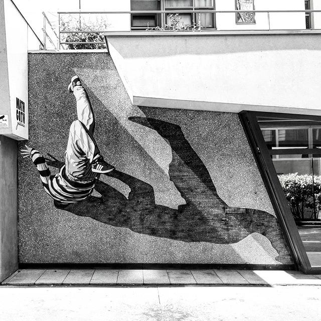 chilledoutco's tweet photo. Little #mural by @andersgjennestad aka #strøk for his #soloshow "Parallax" at @galerie_mathgoth #paris #france
#urbanart #streetart #andersgjennestad #stencil #blackandwhite #shadow #dancer #parallax #show #exhibition #galeriemathgoth #mathgoth #strok #b… https://t.co/3pxSpUXahL https://t.co/6vd3n3VNiA