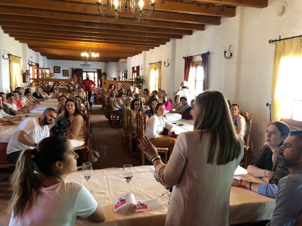 Irene_Garcia_M's tweet photo. Animando a la participación el próximo domingo en #Benalup en un encuentro con asociaciones de mujeres en apoyo al candidato del @PSOEBENALUPCV, Antonio Cepero. El #26M las mujeres podemos ser protagonistas para que existan gobiernos socialistas sensibles y feministas. #votaPSOE https://t.co/cBH4BzR0To