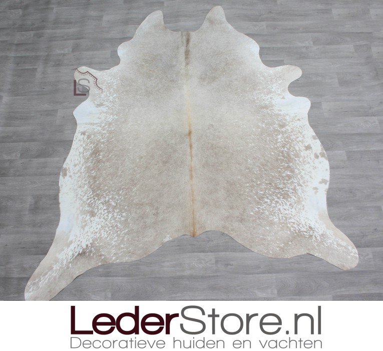 LederstoreNL's tweet photo. 🔥IN DE SPOTLIGHT🔥

Deze prachtige taupe witte koeienhuid😍 Taupe is een kleur die niet vaak voorkomt bij koeien😊

https://t.co/FxpwhZ5H7e
.
#interiordetails #koeienvel #lederstore #taxidermy #rugs #leather #luxury #koeienhuid #decoration #taupe #cowrug #cowhide #brazil #koe https://t.co/Y6qjCMwVK2
