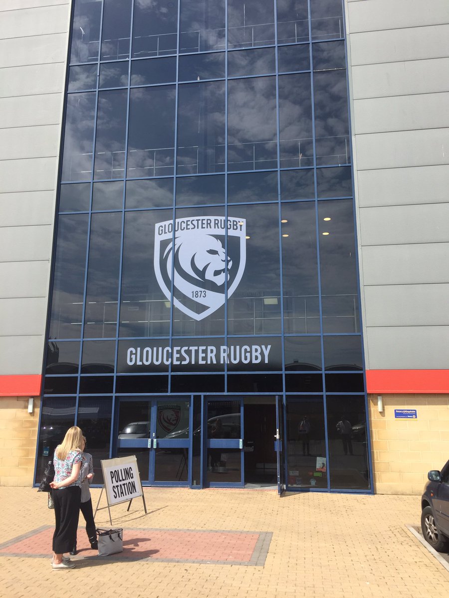 glevumwindows's tweet image. We weren&apos;t at @gloucesterrugby today to vote but we were there to agree extending our support of the club into next season - which will see us mark 25 years of supporting the club @StevieV1874 @DannyCipriani87 @Phil_Vickery @JSimpsonDaniel