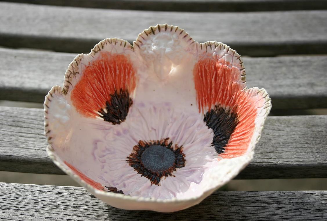 PullensYards's tweet photo. Don’t miss the chance to see Chrissy Silver’s porcelain lamps, pendants, and other fine pieces during #PullensYardsOpenStudios, 7-9 June. Browse her site at https://t.co/ffWLnrxnpm, follow her TW: @ChrissySilver6 & be sure to visit her in #ClementsYard. #porcelain #lamps #flowers https://t.co/tm9ZePgUha