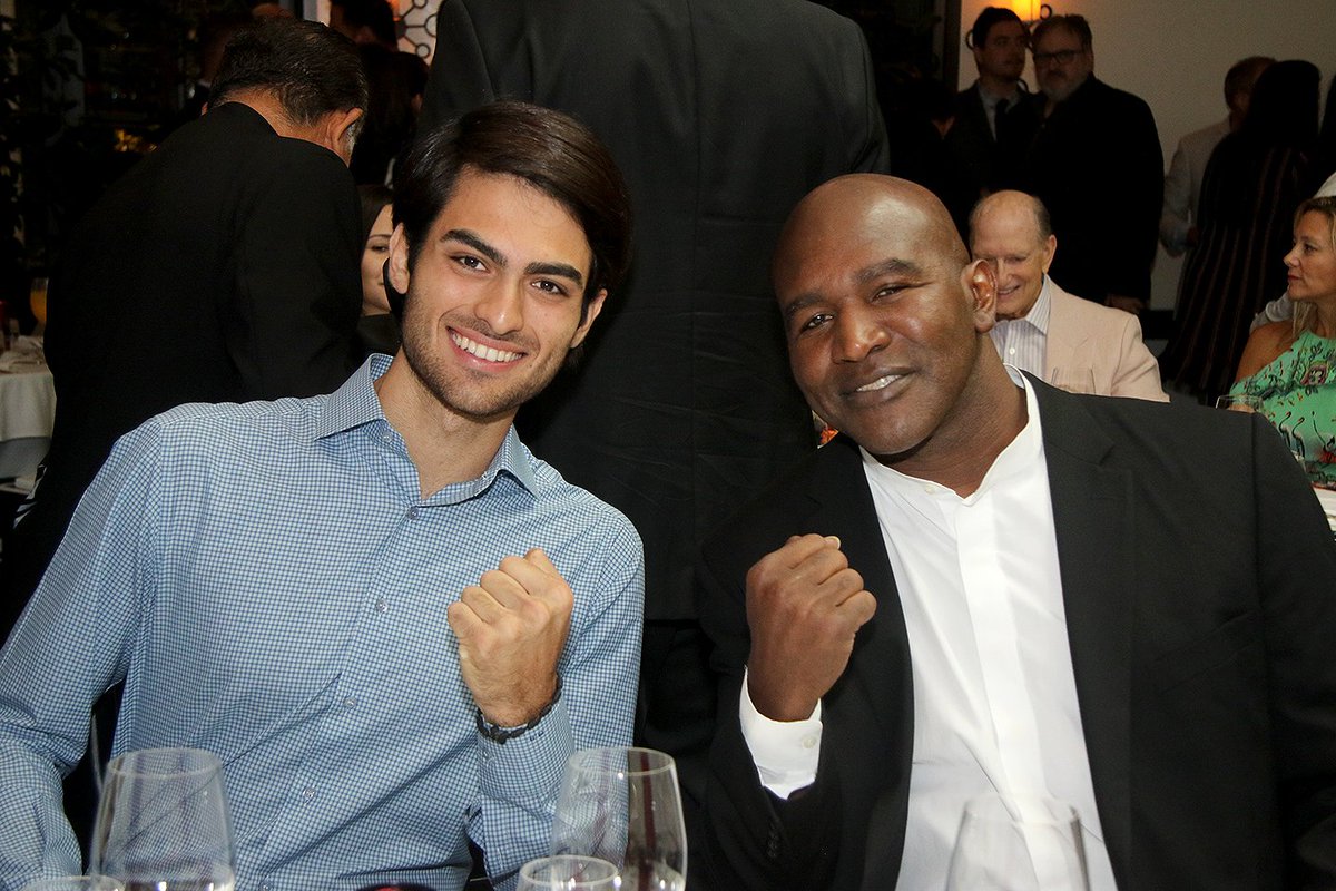 AwardsIcon's tweet photo. An amazing ONE, TWO Punch! ICONIC talent in two arenas! @bocelli_matteo and @holyfield at the American Icon Awards VIP luncheon at Spagos Beverly Hills, CA. #americaniconawards #vipcelebevent #uniquelifeboost #clearlycanadian #benefitgala https://t.co/0TCrTk6EO5