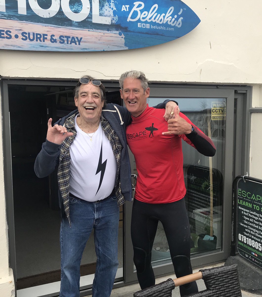 EscapeSurfSkool's tweet photo. Great to meet a couple of surfing legends down at the surf school this last few days! 🤙🏼😎@Lightningbolteu 
#davidlipschitz #roryrussell #lightningbolt #oldguysrule #pipemaster #surflegends #legend https://t.co/4UV3htIkBA