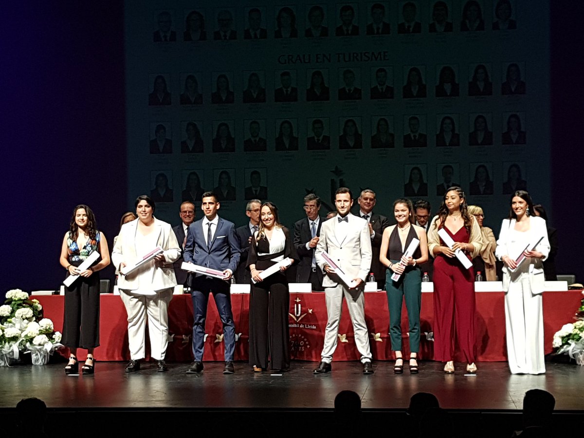 ndaries_uoc's tweet photo. Orgullosa de mis chic@s https://t.co/Y17vIgKdCo