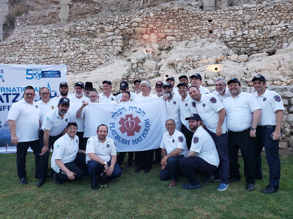 ChaskelBennett's tweet image. Closing ceremony: International Hatzoloh Conference in Jerusalem with the participation of over 30 Hatzoloh Organizations/cities from across the globe celebrating the 50th Anniversary of the establishment of Hatzoloh. #SavingLivesfor50Years #Hatzoloh50