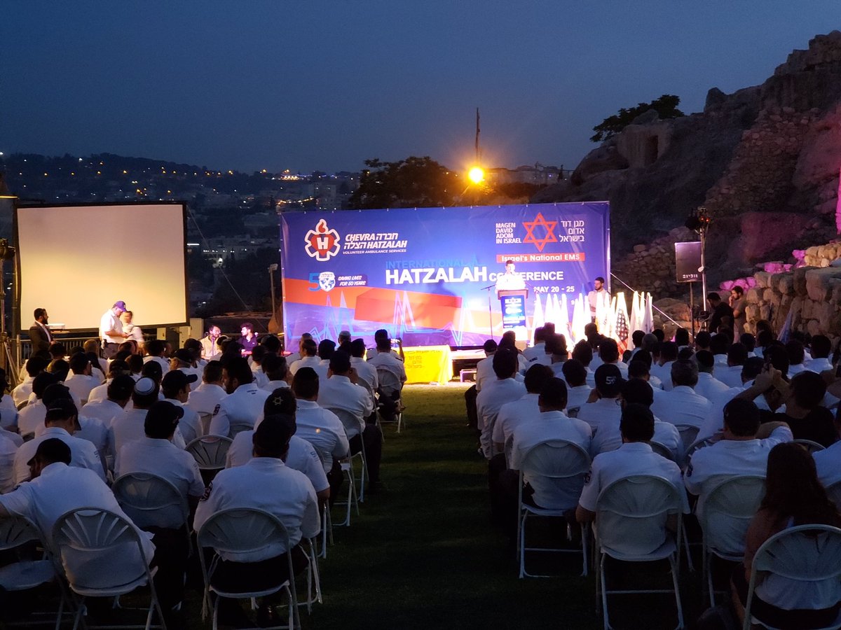 ChaskelBennett's tweet image. Closing ceremony: International Hatzoloh Conference in Jerusalem with the participation of over 30 Hatzoloh Organizations/cities from across the globe celebrating the 50th Anniversary of the establishment of Hatzoloh. #SavingLivesfor50Years #Hatzoloh50