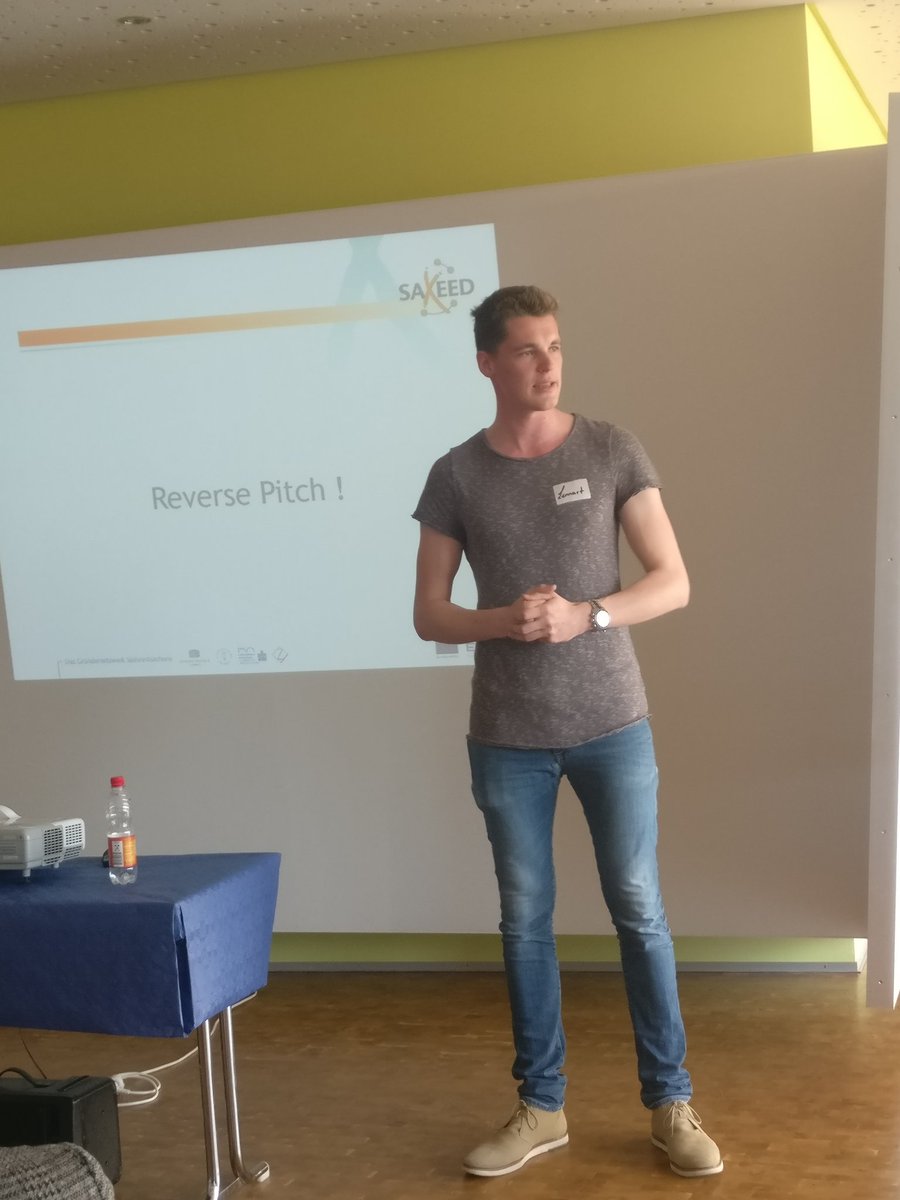 CoWoZwickau's tweet photo. Lennart vom @SpinLabLeipzig pitcht gerade beim #Saxeed #Speed and #Startups.

Klingt verlockend für Gründer. https://t.co/m4QAM4F8fh