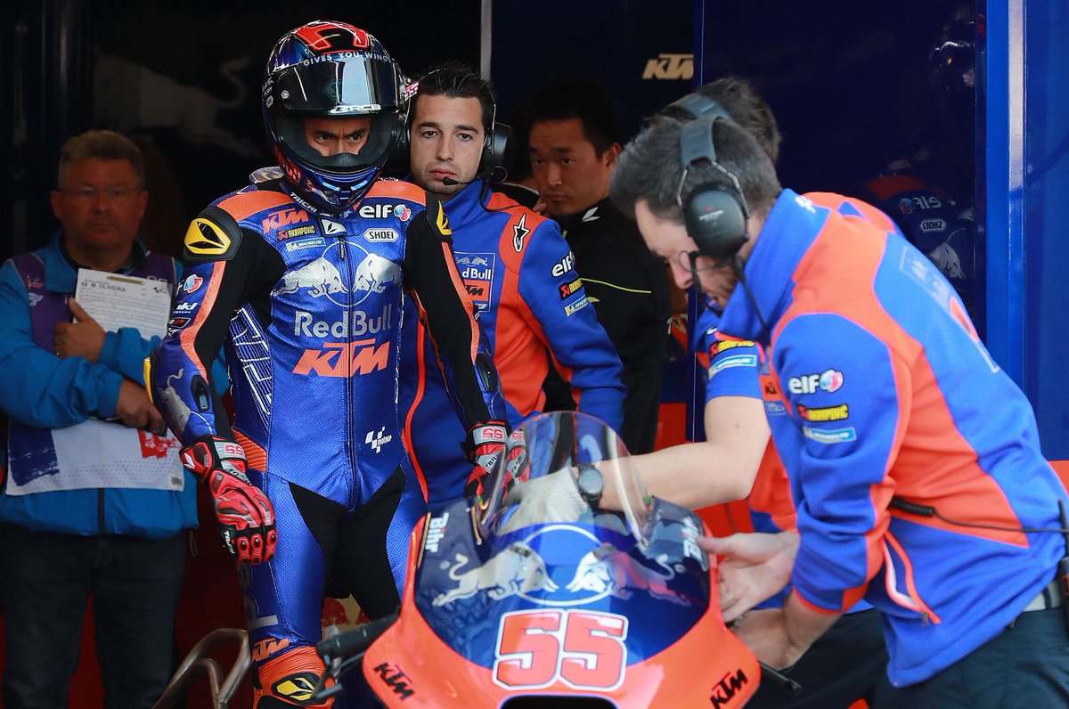 Tech3Racing's tweet image. Men at work 👉🏻 #FrenchGP edition 🇫🇷
#KTM #Tech3 #MotoGP #MO88 #Turma88 #HS55 #Bo55ku @MotoGP