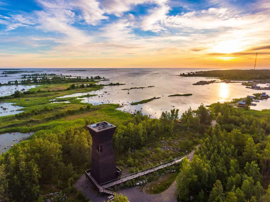 hastfarm's tweet photo. Merenkurkun lintutorni, voin halukkaille järjestää retkiä tuonne Raippaluoto(replot), Svedjehamn jossa mukava kesäkahvila. Kuva: #visitvasa https://t.co/daXJFmuX5Z