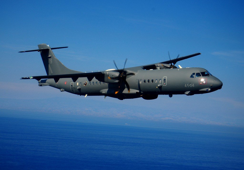 scandura's tweet photo. 5⃣

2019-05-23 17:16 UTC
⏱️ 19:16 local time

🛩️ Italian Air Force 🇮🇹 ATR P-72A #MM62281 #IAM4103 in ➰ flight over Malta Channel.

[TBC: #migrants #migranti, ISR patrol mission, training] https://t.co/0Xwp90xSeI