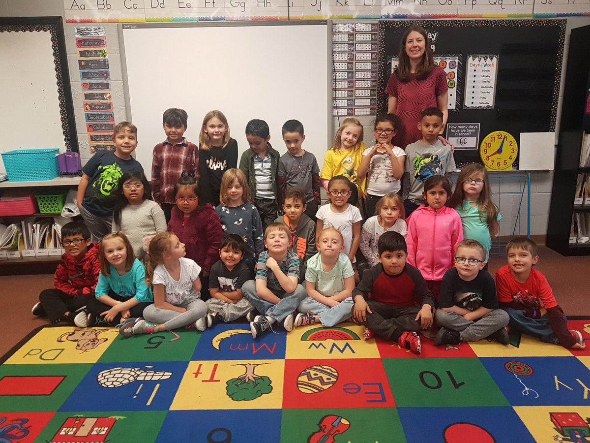 jesstruex's tweet photo. I had a great first year of teaching kindergarten with these kiddos. @WestsideElem @npspanthers #kinderrocks #littlesmarties https://t.co/H6rvZ0pGoy