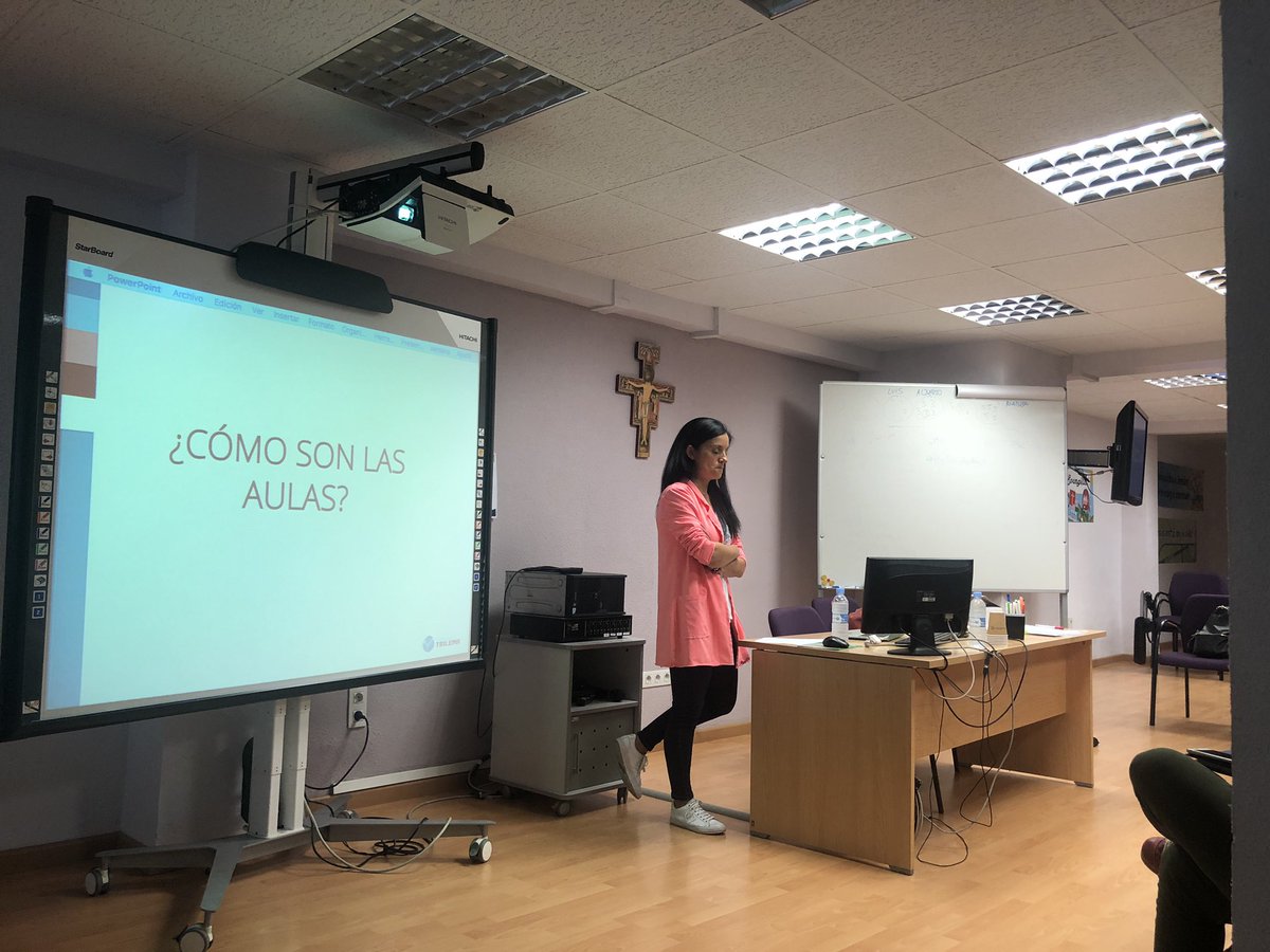 trilemaedu's tweet photo. Educar es el arte de hacer felices a las personas’ @elgutiher de @TrilemaSafa con @ArantxaCuervo de @ClinicasNeural y #PacoFerrer y @carmenpellicer_ de @trilemaedu y @rubiovelazquez en @DFSVM El #CoachingPedagógico puede cambiar nuestra mirada sobre los alumnos que son especiales https://t.co/WumxUP0Ofb