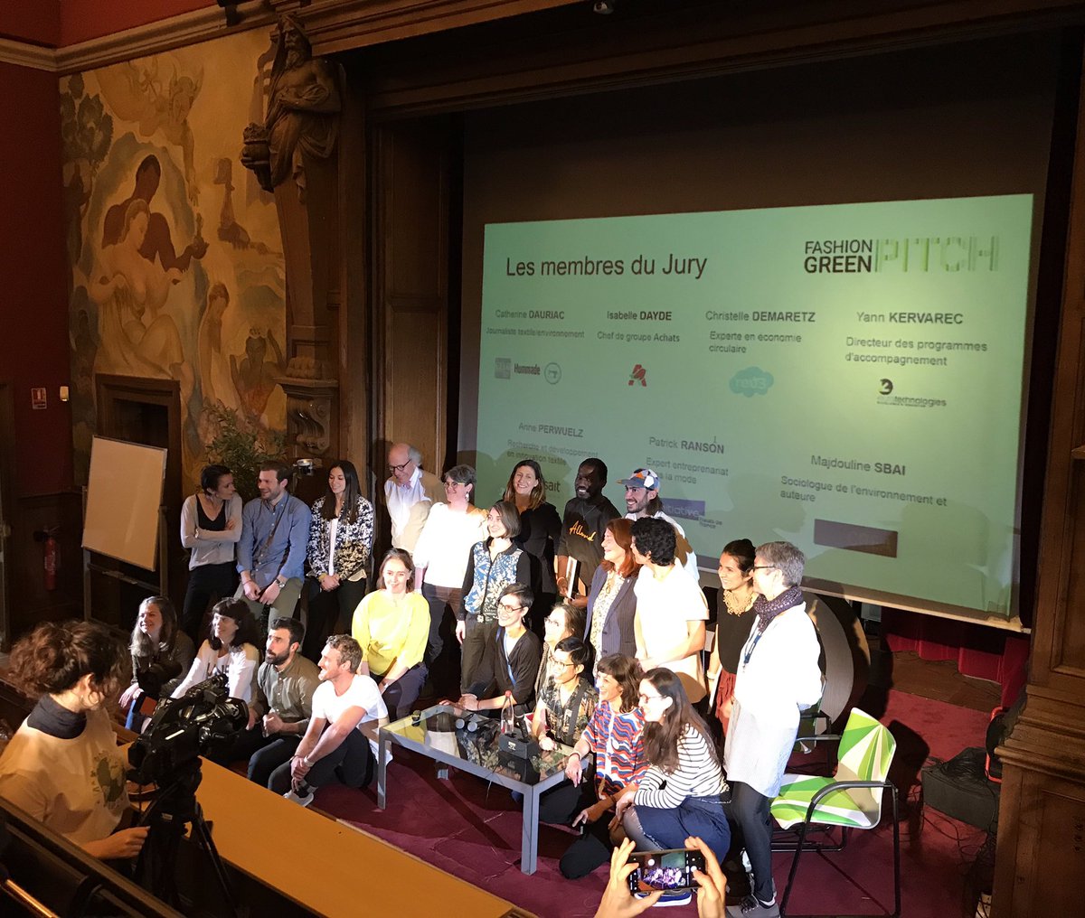 Remise de prix suite aux pitchs des #startups #fashiongreendays @lesFGD