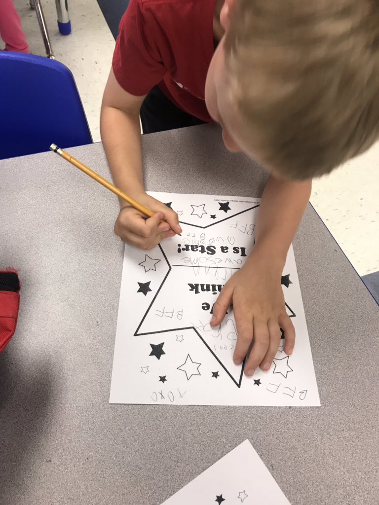 MWitles's tweet photo. Being a good team includes acts of kindness for each other. We left a positive message for each friend in our class! #AACPSAwesome #LearninginK #teamwork #kindnessmatters #fullbuckets https://t.co/92E1404OD4