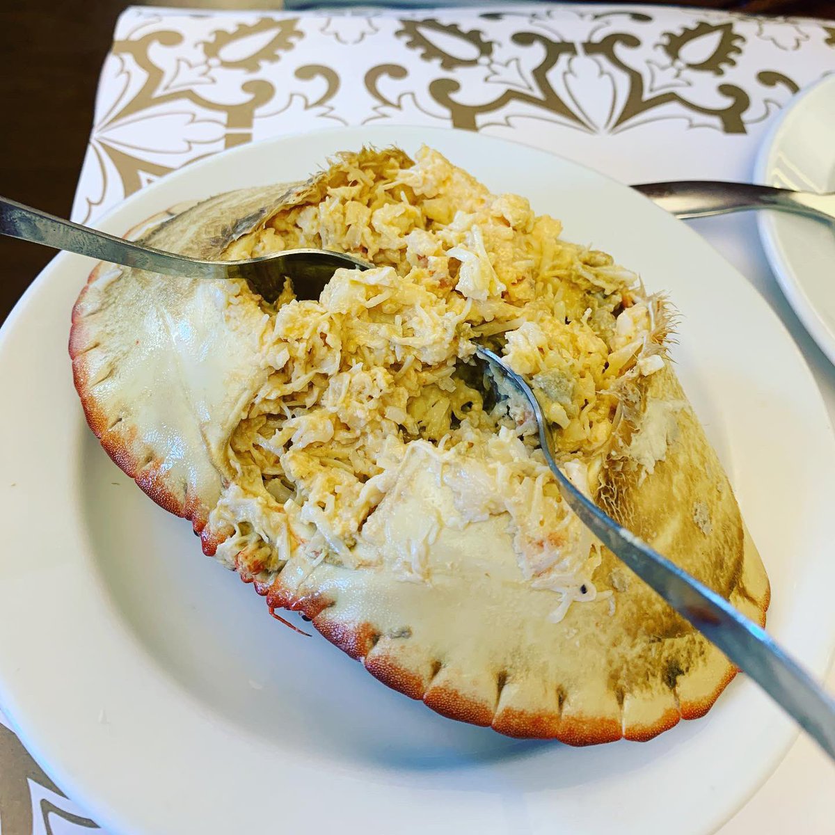 HealthKitchenUK's tweet photo. Ramiro is an institution in Lisbon and it’s clear to see why. Disclaimer: prepare to queue for your table but also prepare for your mind to be blown via dressed crab and giant tiger prawns. Can I eat it all again now? 🦀🦐🦞
#lisbon #foodblogger #hbloggers #toplisbonrestaurants https://t.co/cEUcwParIs
