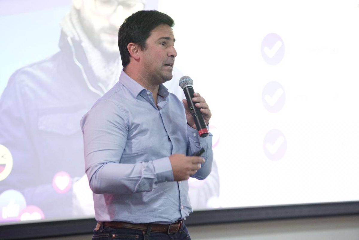 plazamayormed's tweet photo. «La calidad del contenido (creatividad+producción) prima sobre la audiencia y la marca debe ser parte de la historia»: @sebasjasminoy CEO de @FLUVIPGlobal. 
Hoy en #CMOTrackerPyM de @revistapym con el apoyo de @plazamayormed. https://t.co/9KY0FbqNKb