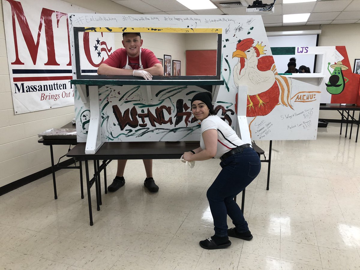 The @ProStart students from @MTC_VA held the Food Truck Battle today. The students had to create their own menu, cost it out, and market it (and design their truck). The most profitable team wins! #MadeInProStart @NRAEF @VisitHburgVA