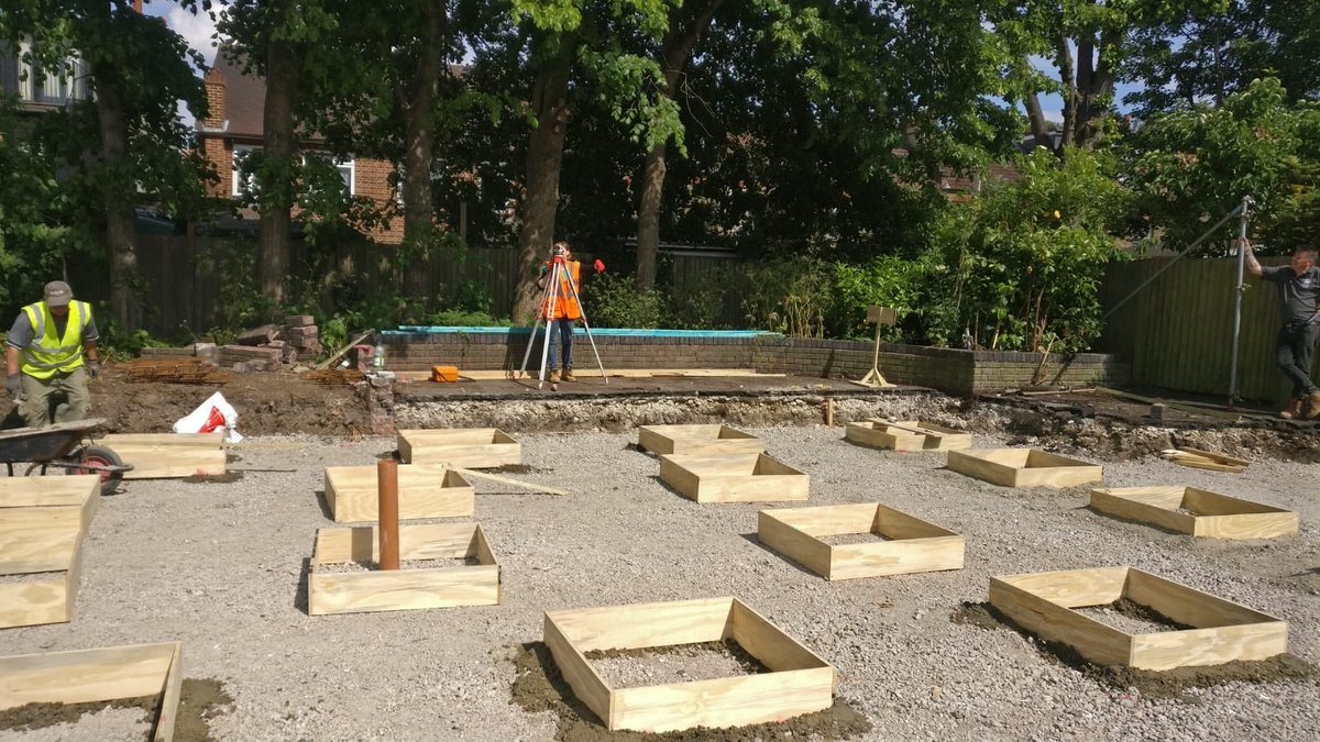 BringellyLtd's tweet photo. A productive day on site here @RUSSLewisham hub. Making ready for the next volunteers with an efficient tool shed and welfare. Setting out foundations with @habitatforhumanity the sun shone and we’ve made some excellent progress. #peoplepoweredhomes #communityledhousing https://t.co/72Od541WAY