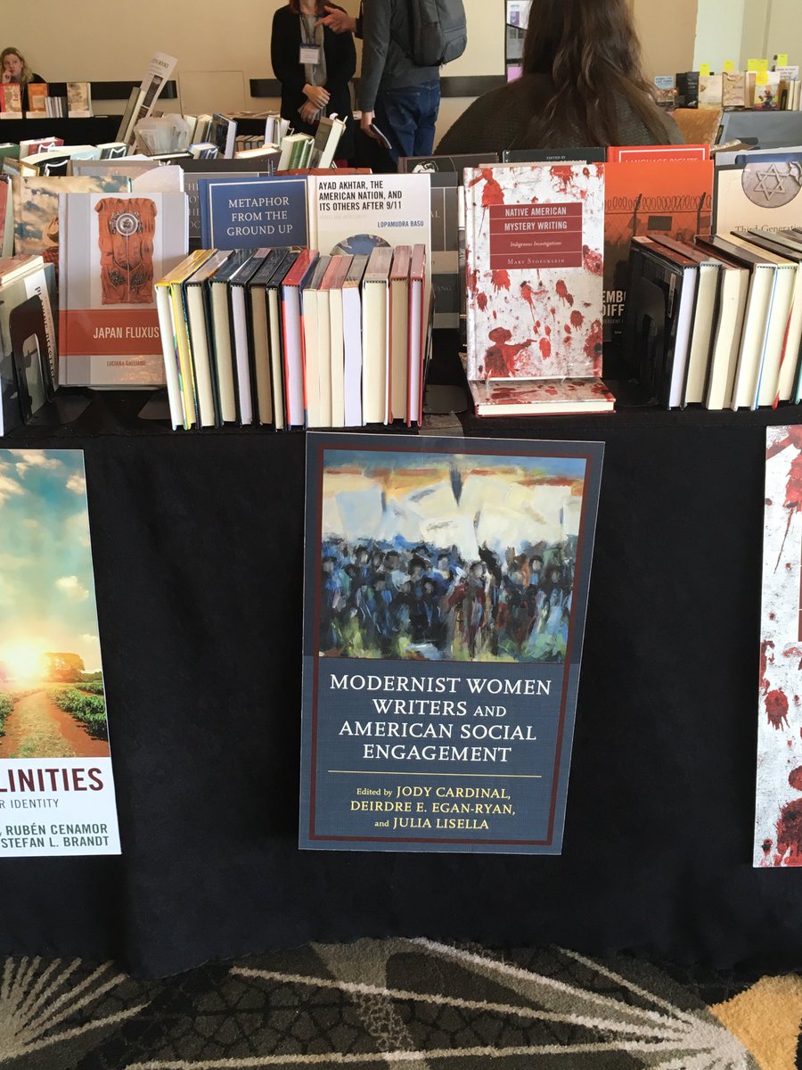 julia_lisella's tweet photo. We’re at the ALA! Lexington Books Booth! ⁦@AmLit_ALA⁩ ⁦@RLPGBooks⁩ https://t.co/IYLroBxONM