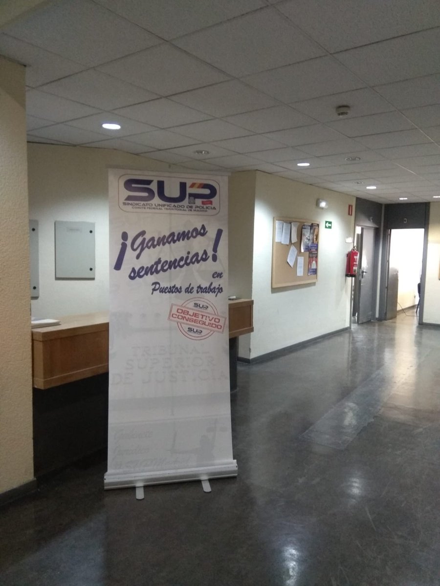 supmadrid's tweet photo. Hoy @supmadrid ha estado informando a 👨‍✈️l@s compañer@s👩‍✈️ en la Comisaría del distrito de Chamartín sobre las sentencias ganadas por nuestro Gabinete Jurídico sobre puestos de trabajo ✅
#SUP #41AñosConquistandoDerechos  #SupLiderEnAcciónSindical https://t.co/5WeQ52OFyd