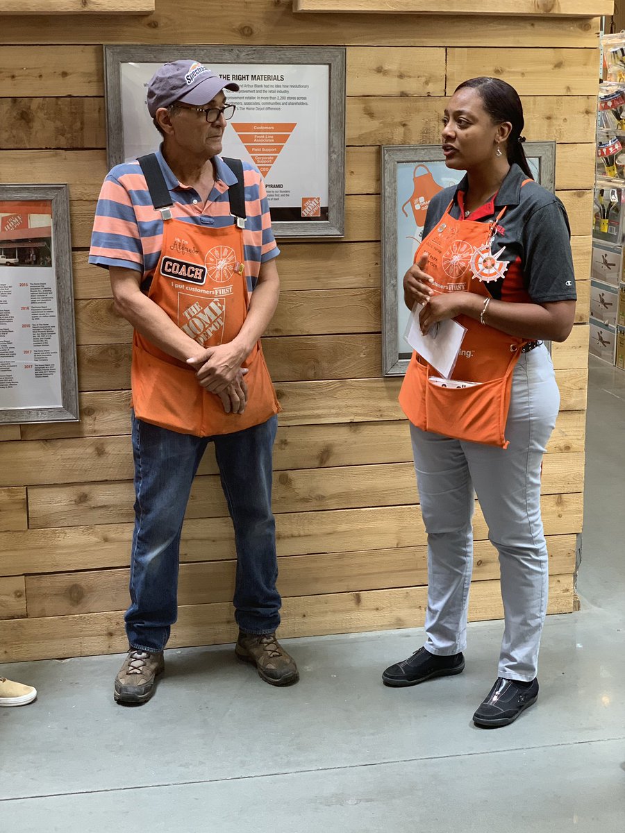 harvey_doleman's tweet photo. Alfredo in  D28 is presented the ‘Orange Promise Keep Award’ at The Home Depot Lawrenceville 126 @elisiatumHD @mlindsey1223 @ldoneal42 https://t.co/BT105O8XTH