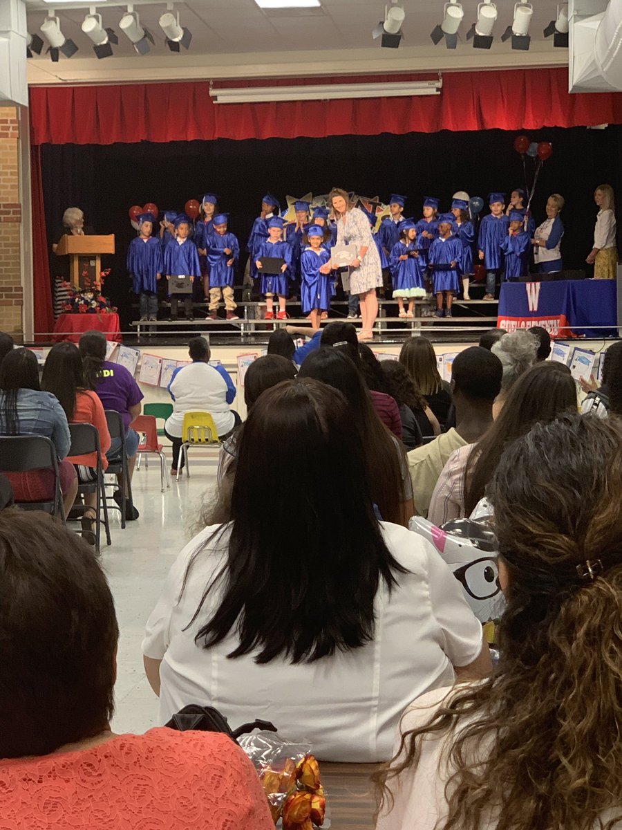 lizkrushall's tweet photo. Our beautiful granddaughter Harley graduated today from Kindergarten! Super Proud Of her! Love her so much! ๐ฉ๐ปโ๐๐ #graduationlei https://t.co/E7qcVWyd0c