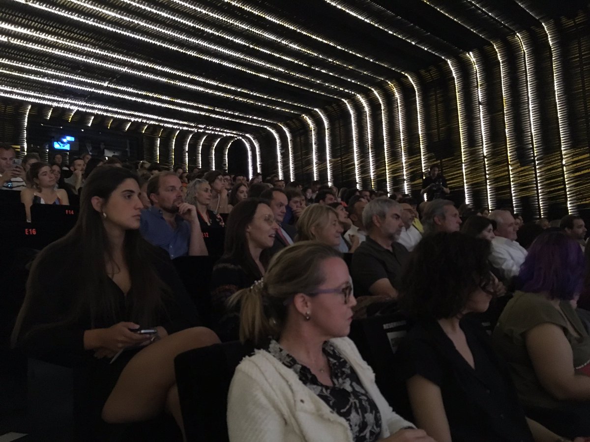 AlbarranRojas31's tweet photo. Un lujo llenar una sala de cine para ver #InspiradosJES. Gracias a todos por vuestro tiempo, gracias a cada uno de los #PremiosJES y gracias a la @UEuropea por dejar que me embarcara en esta aventura. https://t.co/F33FOZhYwm