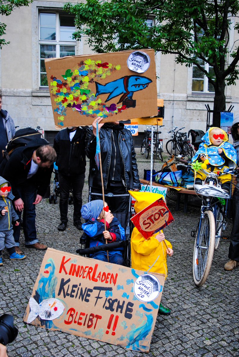 Das Ziel unserer gestrigen Kundgebung war mehr Menschen über Milieuschutz, Vorkaufsrecht und Abwendungserklärung aufzuklären. Viele Menschen wissen gar nicht was das ist und Eines steht fest: das Milieu ist noch nicht ausreichend geschützt! VIELEN DANK an Alle, die da waren ✊😊