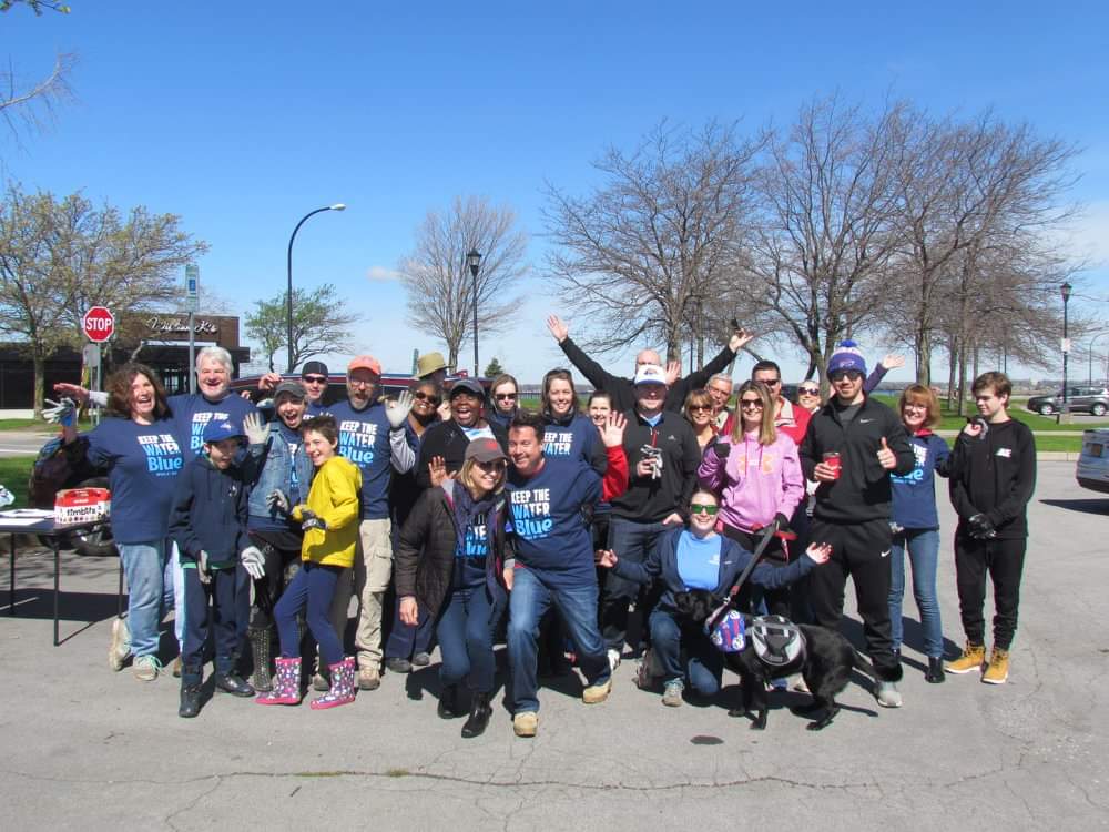 BergmannPC's tweet photo. #Proud to support @BNWaterkeeper’s Shoreline Sweep, Western New York’s largest single-day shoreline cleanup! Our #Buffalo #BYP volunteers helped pick up debris at the Erie Basin Marina to stop it from polluting our waterways. #GoTeam #ShorelineSweep #WaterQuality https://t.co/OzJGd1qPRz