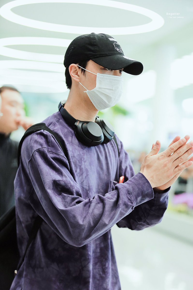 begetter209's tweet photo. 190523 ICN 🖤👏🏻🧢
#쟈니 #JOHNNY #NCT127
#WE_ARE_SUPERHUMAN
#NCT127_SUPERHUMAN https://t.co/DuaaEakZx3