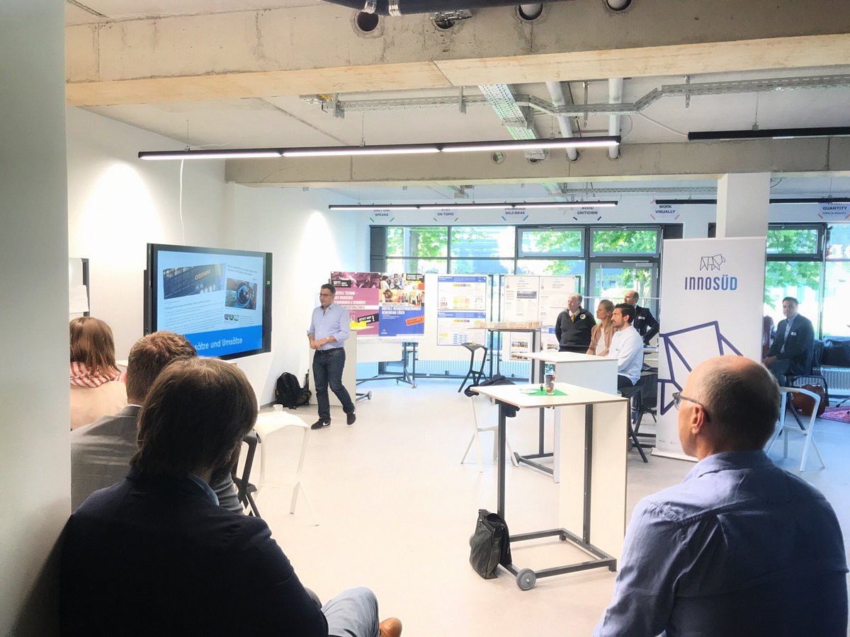 brindsley's tweet photo. Im Rahmen der #InnolutionNight eröffnet heute offiziell unser #InnovationSpace an der #HochschuleNeuUlm - ein Raum, um innovative Ideen zu entwickeln, z.B. mit #DesignThinking, virtuellem und realem Prototypenbau oder Mixed-Reality-Technologie! #innovativehochschule https://t.co/Bf0cVpRCDs