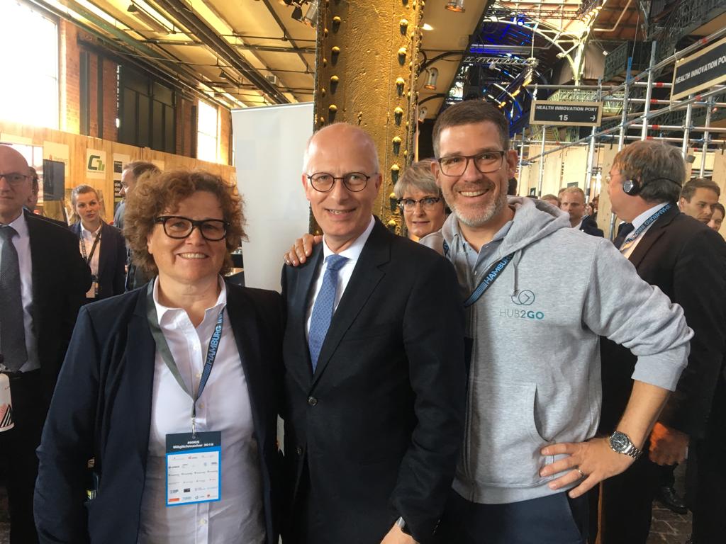 agilles_HH's tweet photo. Eine Ehre das unser erster Bürgermeister Dr. Peter Tschenscher auch bei uns vorbei geschaut hat. #a1digital #HHIS #hub2go #floatility https://t.co/ClASqE9r67