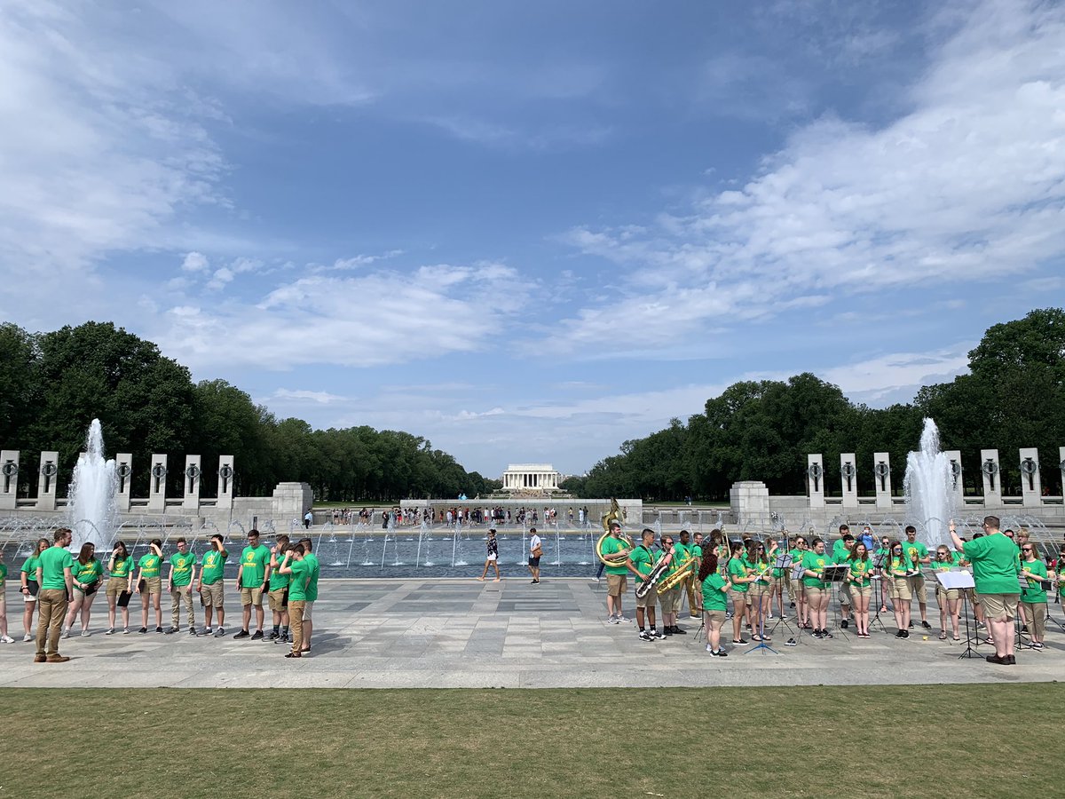 DrMichelSPSAD's tweet photo. Great performance this morning by PHS Choir and @phsband at the WWII Memorial. What a beautiful backdrop to sing and play in front of. #BeParkview. https://t.co/edy6PasgIu
