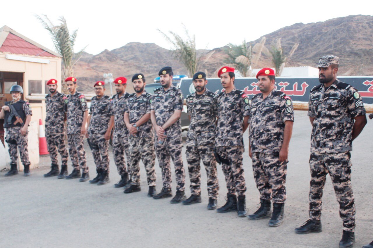 قوات أمن المنشآت Pa Twitter شارك قائد مركز تدريب القوات بمنطقة المدينة المنورة الرائد فهد الحسيني منسوبي المركز من ضباط وأفراد وجبة الإفطار خلال هذا الشهر الفضيل متمنيا لهم التوفيق والسداد