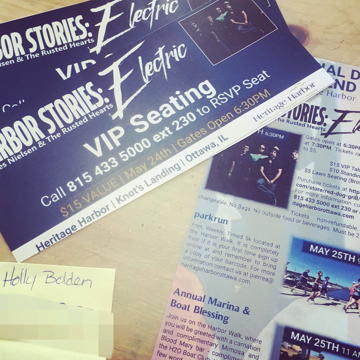 bathbombking's tweet photo. Congratulations to #raffle winner Holly Bolden at our #OttawaIllinois store: 2 #free #VIP tickets to #heritageharborottawa #MemorialDay event #mikenielsen &amp; The Rusted Hearts! Thanks Holly for stopping in for #Bathbombs! Pick up your prize anytime through Saturday in Ottawa 🍾🥂 https://t.co/HW5m4K5val