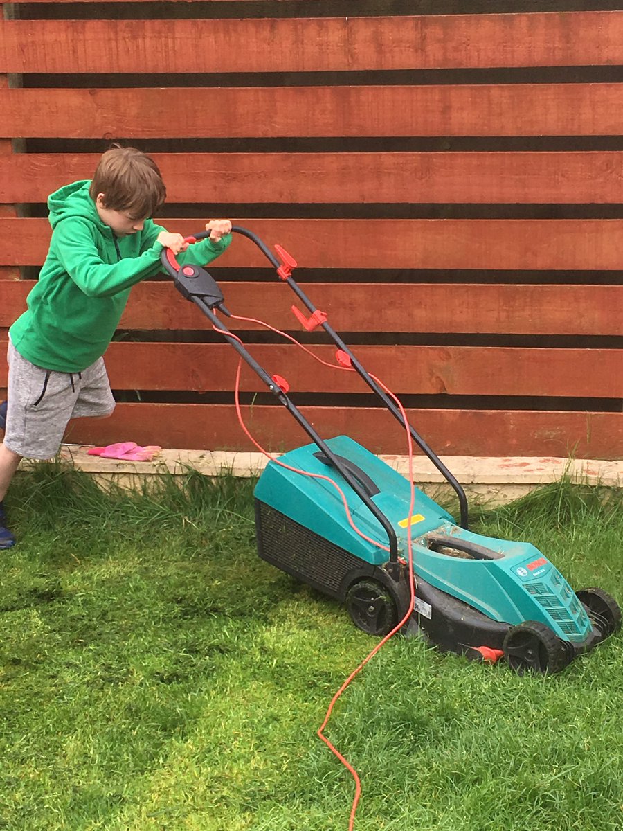 Lynnabella's tweet photo. @mattocks_ps mylo finished cutting the grass after his brothers did their bit, then took washing out machine. โTeam work makes the Dream workโ ๐ #MM4Matocks https://t.co/f2vWmG4FrD