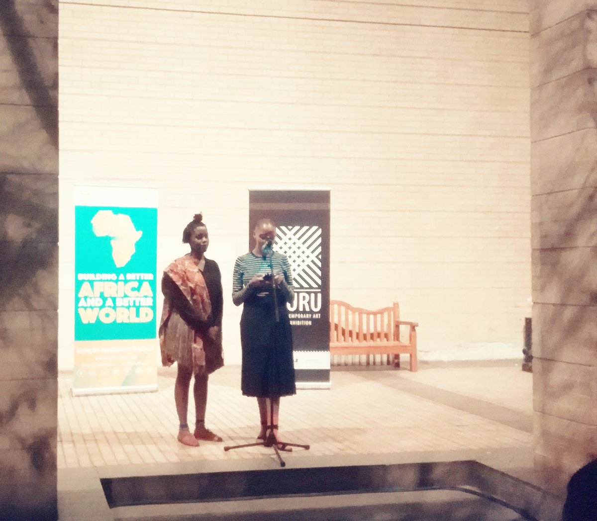 kauru_art's tweet photo. #andcounting curators @tshegofatso_tm and Julia Kaseka @modziarts speaking to the wonderful exhibition they have curated #kauru https://t.co/dWSePcxREp