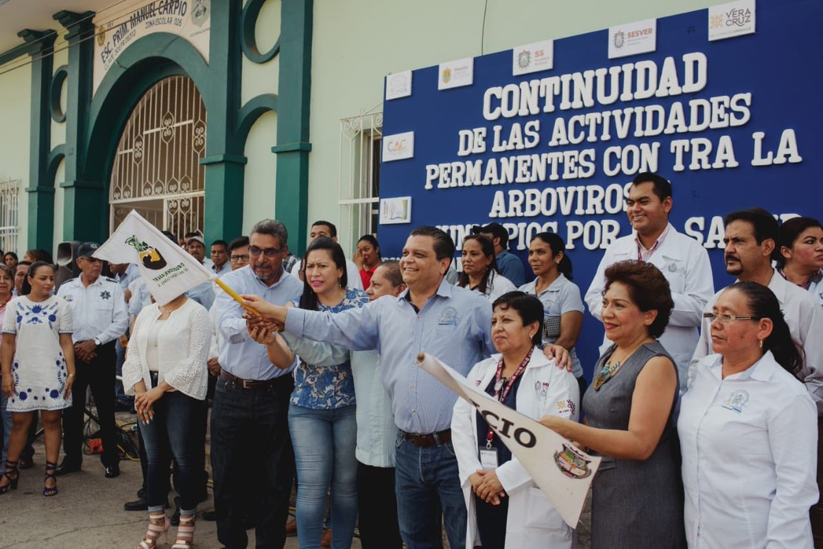 CosamaloapanDe's tweet photo. -Como integrantes de la Red Veracruzana de Municipios por la Salud, dimos el banderazo a la continuidad de acciones contra la "Arbovirosis". #SomosCosamalopan https://t.co/JKUpelJhod