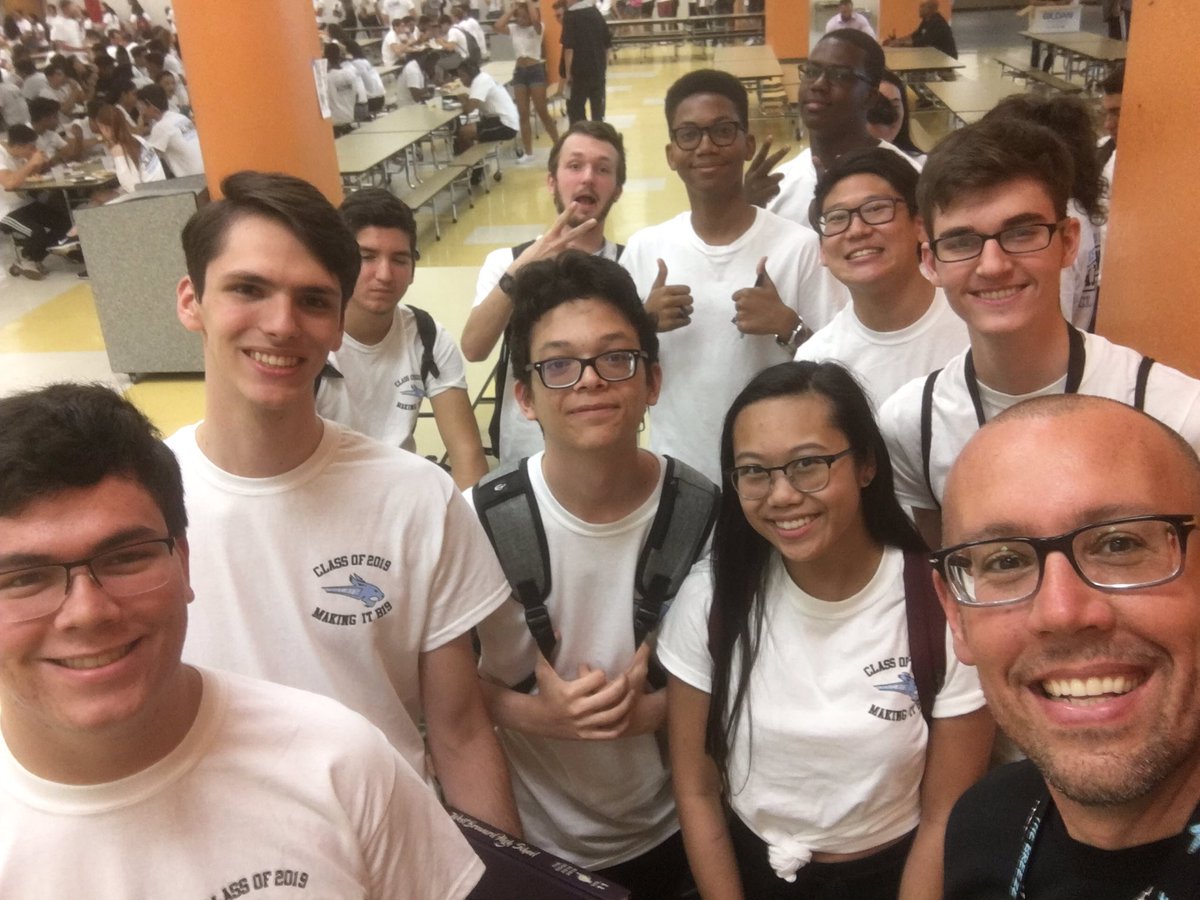WestBrowardHigh's tweet photo. Senior Barbecue Selfies!!!   @browardschools https://t.co/hrm303kGQD