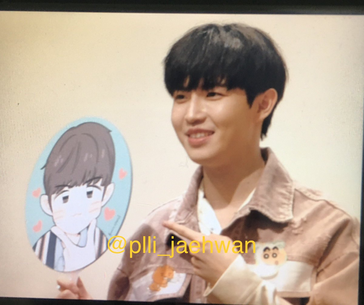 plli_jaehwan's tweet photo. 190523 예판팬싸 플뷰 인싸하트 배우는 째니 그리고 쓰담쓰담 부럽고 ㅠㅠㅜㅜㅜㅠ https://t.co/8pP3LFi1bw